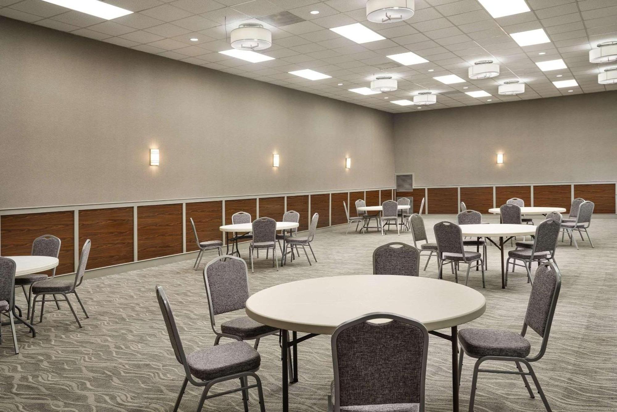 Radisson Hotel ウェスト・メンフィス エクステリア 写真